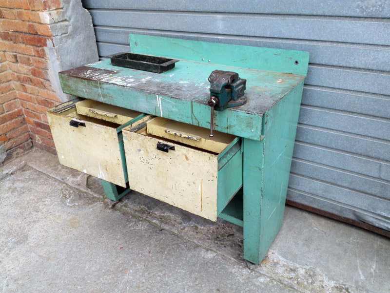 mesa banco trabajo +estante taller mecanico metal desgastado 1u